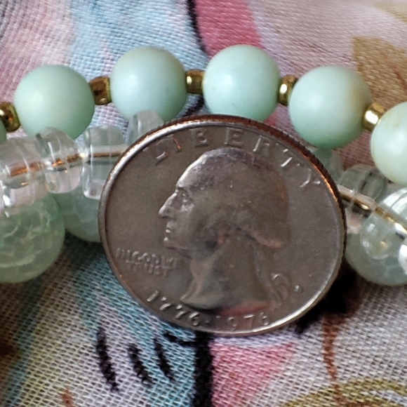 Talbot's Beaded Stone and Plastic Memory Wire Mint Green Mottled Clear NWOT - Picture 4 of 11